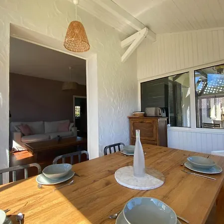 Hébergement de vacances Charming House With Garden *